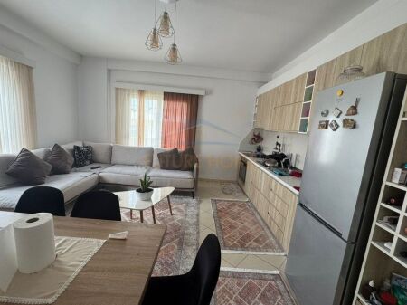 Shitet, Apartament 1+1+Verandë, Vlorë.