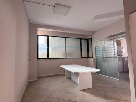 Qera, Ambient Biznesi, 21 Dhjetori