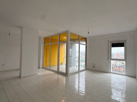 🏠Appartamento 2+1+2 in vendita 📍Nuovo Boulevard, Residenza Bermon 🏢5° piano, con ascensore 📐Superficie 103,34m2 Netti, 119,47m2 Lordi 💶 Prezzo: 168.000€