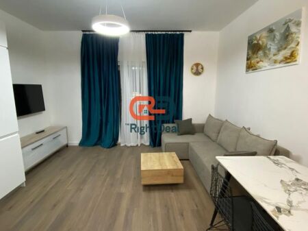 Tek Komuna E Parisit ,Shitet Apartament 1+1+Verande Totalisht I Investuar!