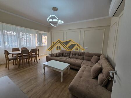 Super Apartament 2+1 në shitje te Rruga e re e Portit!