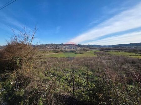 Shitet Shtepi Private ne Ndroq