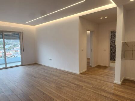 Apartament 2+1 i Rinovuar Totalisht në Shitje – Rruga Zenel Murra, Vlorë