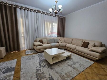 Apartment 2+1 for rent at Komuna Parisit.