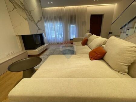 Villa al Complesso Kolombo in affitto