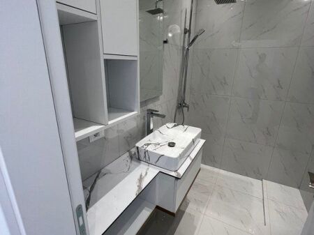 SHITET APARTAMENT 2+1+2 TEK MOZAIKU I TIRANES