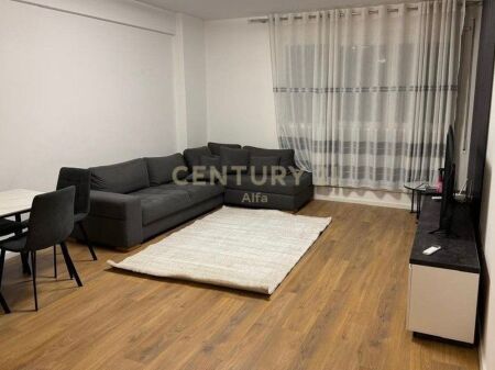 Jepet me qira apartament 2+1+2 ne kompleksin Trio Towers.