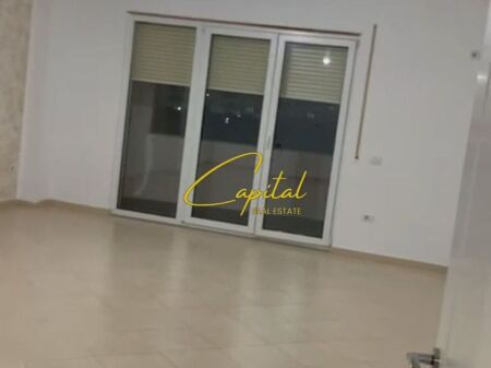 UFFICIO IN AFFITTO 130 M2 5 MAGGIO 500 EURO