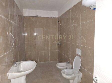 APARTAMENT 1+1 PER SHITJE NE KOMPLEKSIN E-88, LAPRAKE ! 125,000 € Sip. Totale  71m2