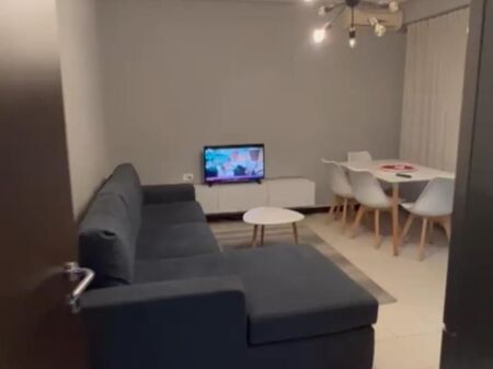 Affittasi appartamento 1+1 in Via Kavajes vicino al Complesso Deliorgj