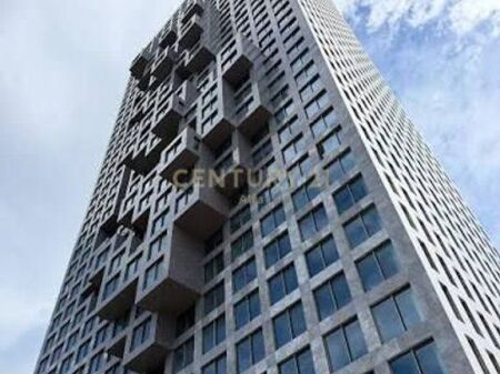 Jepet me qira ambient për zyra në Downtown, në Rrugën e Elbasanit!    4,300 € /Muaj