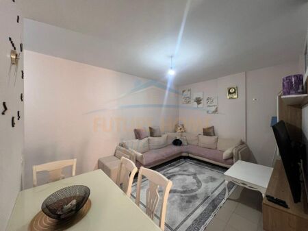 Shitet, Apartament 2+1+2, Unaza e Re, Tiranë.