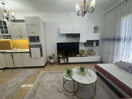 Shitet , Apartament 1+1, Unaza e Re.