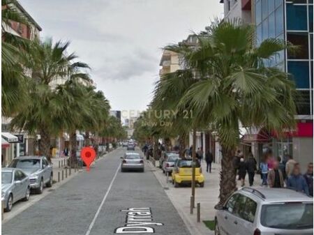 Ambjent Komercial Për Qira në Bulevardi Kryesor, Durrës - 700€ |86m²