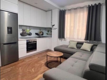 APARTAMENT ME QERA 1+1 QYTET STUDENTI 42.000 LEKE