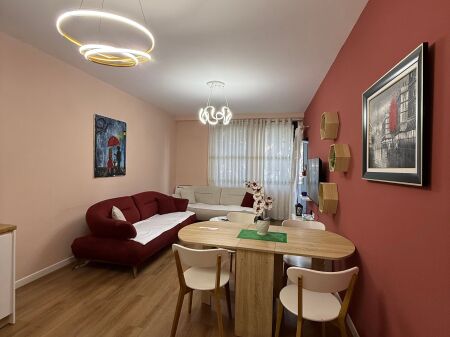 🏠JEPET ME QIRA Apartament 1+1+bllk 📍Adresa: Rruga e Barrikadave 🏢Kati: 1 banim Pallat me ashensor  📐Sip: 70m2 💶 Çmimi: 750€