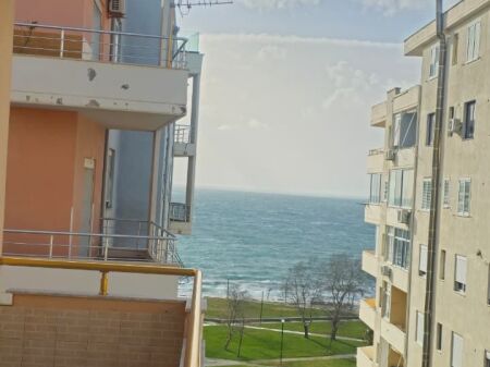 Apartament ne Lungomare me pamje anesore deti