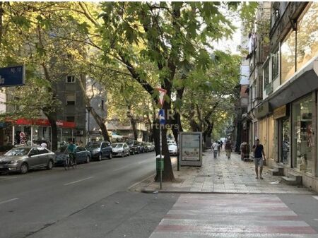 VENDESI + MONOLOCALE IN VENDITA – MYSLYM SHYRI, TIRANA