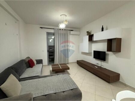 🏡 APARTAMENT 2+1+2 PËR QIRA – SHESHI I PAVARËSISË, VLORË
