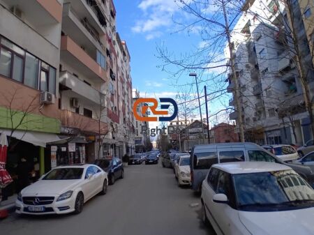 Ad Astir, Posto Auto in Vendita, Prezzo d'Occasione