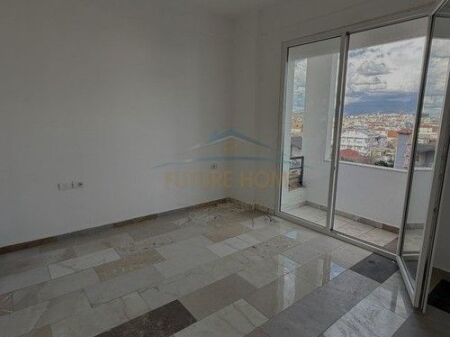Shitet, Apartament 2+1+2, Casa Italia, Tirane.