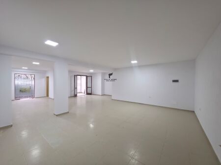 NEGOZIO IN AFFITTO 90 M2 GIARDINO BOTANICO 90.000 LEKE