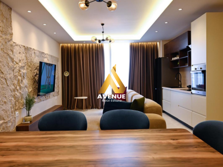 SHITET APARTAMENT 3+1+3  PRANË RRUGES GJASHTË- SARANDE  Vendndodhja: Rruga Qazim Demi Çmimi: 255.000 € Në një nga zonat më të qeta dhe të kërkuara të Sarandës, shitet apartament luksoz me pamje nga deti, i pozicionuar në katin e dytë, ideal për banim familjar ose investim afatgjatë (qira sezonale / rezidenciale).  Sipërfaqja: 140 m² | Planimetri e rregullt | Kati: 2 banim | Me hipotekë dhe dokumentacion të rregullt  Tipologjia & Organizimi: • 3 Dhoma Gjumi – dhoma të bollshme, të ndriçuara natyrshëm, ideale për pushim dhe rehati • 1 Sallon i madh – hapësirë perfekte për familjen ose mikpritje • 3 Banjo  • Kuzhinë e bollshme • Organizim  perfekt  Detaje të tjera:  Super e investuar, e mobiluar dhe e pajisur me çdo aksesor  Projekt interiori i përfunduar në Qershor 2025  Kamera sigurie të instaluara  E gatshme për banim ose qira pa asnjë investim shtesë   Apartamenti ndodhet në zonë shumë të qetë, larg zhurmës, por me akses të shpejtë në shërbime dhe bregdet.  Per me teper informacion ose nje vizite ne prone, na kontaktoni 