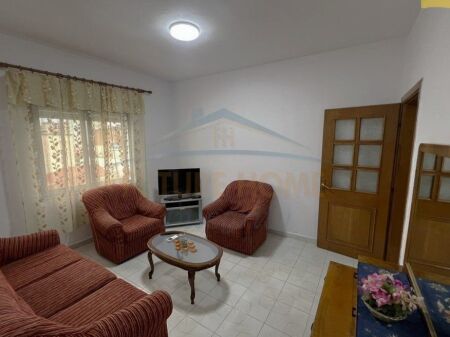Affitto, Appartamento 1+1, Via Elbasanit, Tirana.