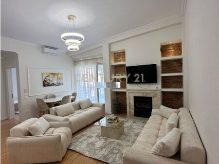 Vendiamo Appartamento 2+1+2 a Liqen te Thate!