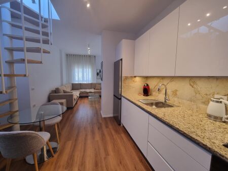 Jepet me qera 1+1 mobiluar Rruga Barrikatave mobiluar 799 eu