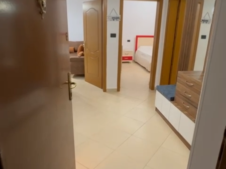 Apartament 2+1, Xhamllik!