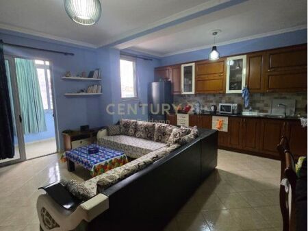 Apartament 1+1 në Plazh Hekurudha, vetëm 200 m nga Deti