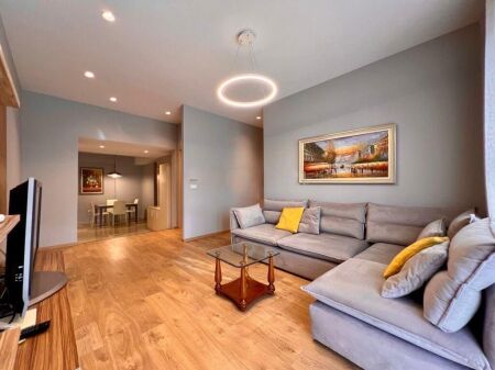 Apartament 2+1 per shitje, Komuna e Parisit