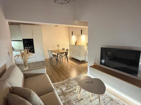 Appartamento 1+1 in affitto Komuna Parisit!