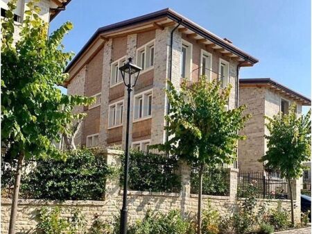 Shitet, Vilë Individuale 4-Katëshe, Secret Garden, Teg