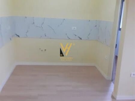 VENDESI APPARTAMENTO 1+1+BLK A ALLIAS 95.000 EURO