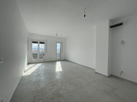 Apartament 1+1 per shitje ne Kamez.