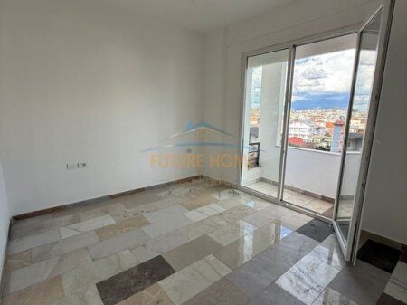 Shitet, Apartament 2+1+2, Casa Italia, Tirane.