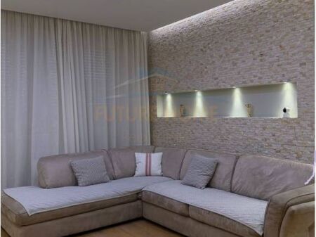 SHITET APARTAMENT 2+1+2 NE QENDER