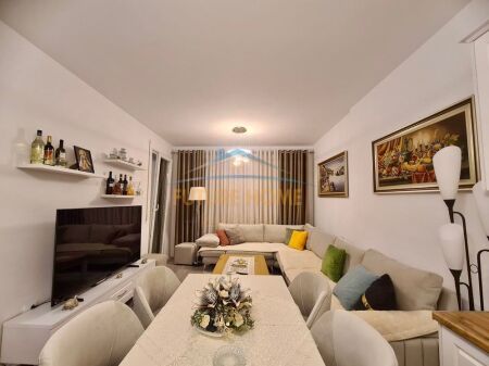 Qera,Apartament 2+1 me post parkimi tek Univers City QTU!