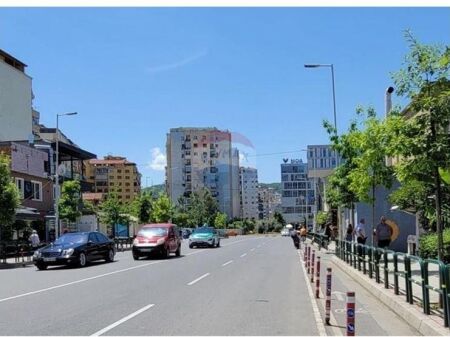 Shitet dyqan ne Komune