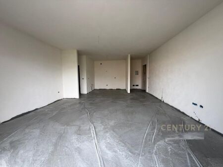 Apartment 3+1+2 for sale in Paskuqan, near the New Boulevard!