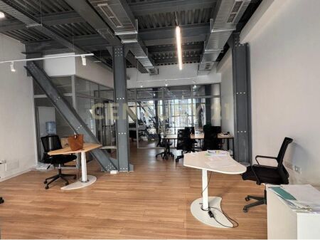 Affittasi locale per ufficio arredato – Comune di Parigi, vicino a Kika 2!