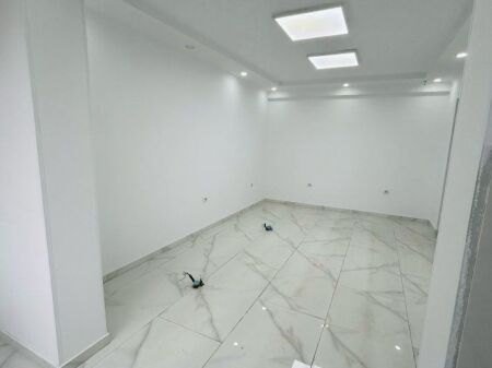 UFFICIO IN AFFITTO 50 M2 VIA DIBRA 600 EURO