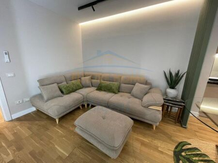 Affitto, Appartamento 1+1, Giardino Zoologico, Tirana. 900 €