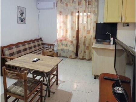 Waiter for rent Xhamllik !