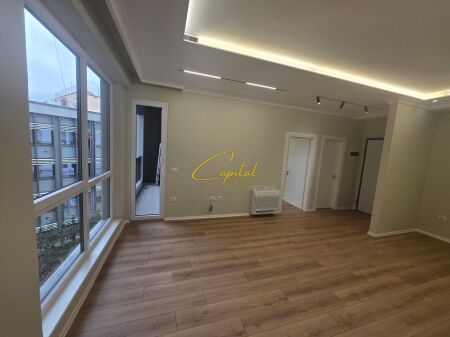 UFFICIO IN AFFITTO 67 M2 COMUNE DI PARIGI 700 EURO