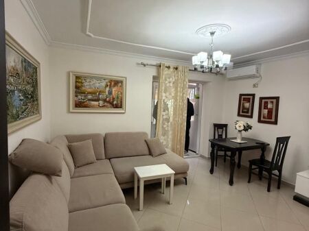 Apartament me qera