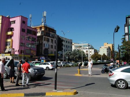 NEGOZIO IN AFFITTO 35 M2 21 DICEMBRE 2.600 EURO