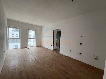 Shitet, Apartament 2+1+2, Tirana Entry, Tiranë